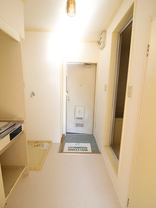 物件内観写真15　(洗濯機置場)