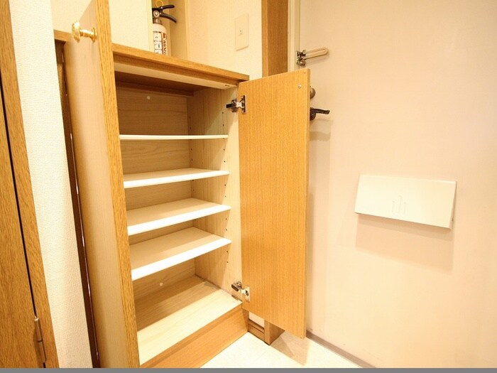 物件内観写真18　(靴箱)