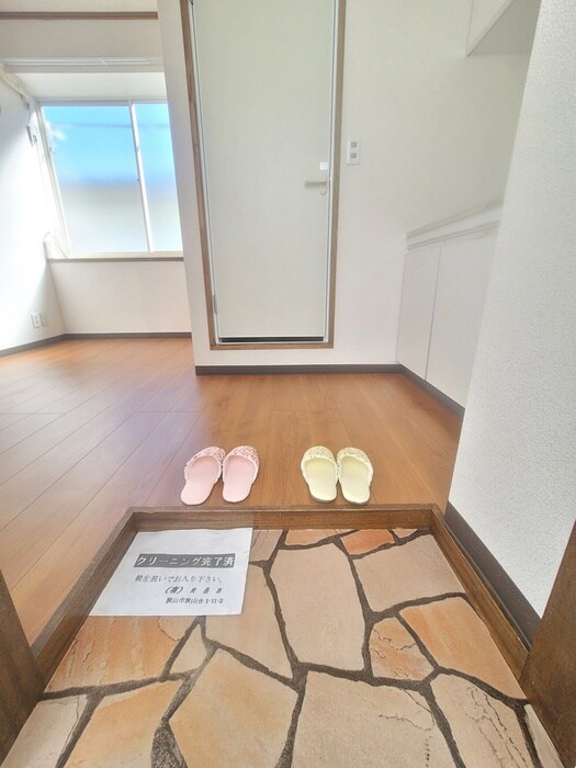 物件内観写真17　(玄関)