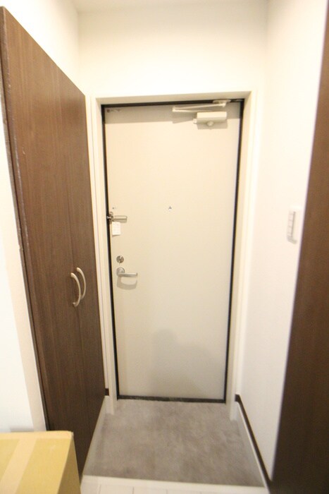物件内観写真12　(玄関)