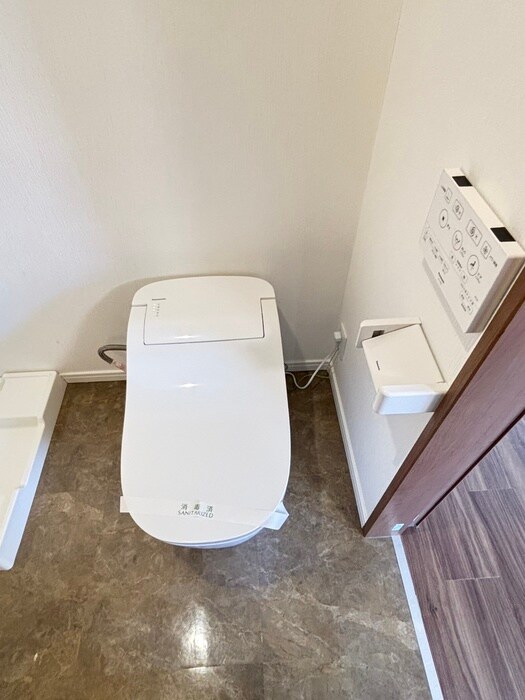 物件内観写真12　(トイレ)