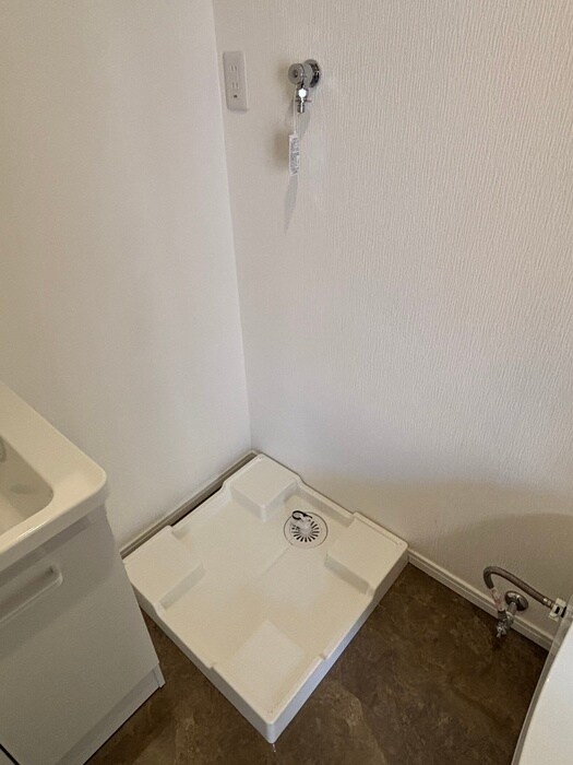 物件内観写真14　(洗濯機置場)