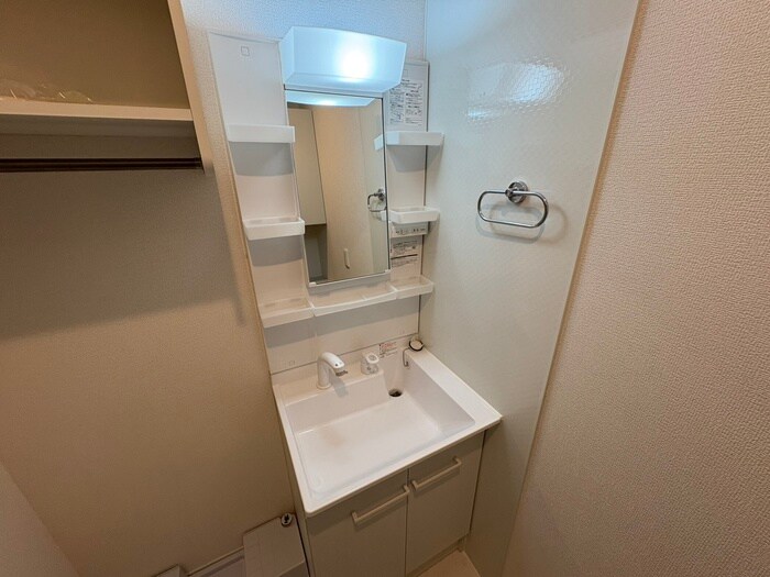 物件内観写真5　(洗面)