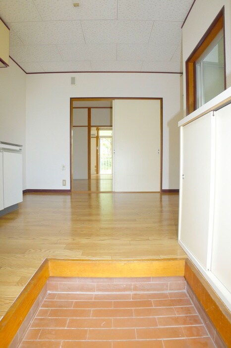 物件内観写真7　(玄関)