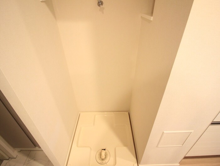 物件内観写真15　(洗濯機置場)