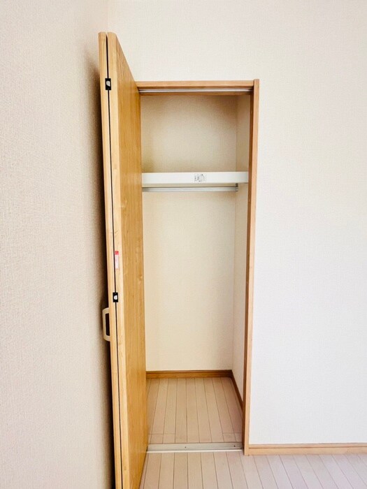 物件内観写真13　(収納)