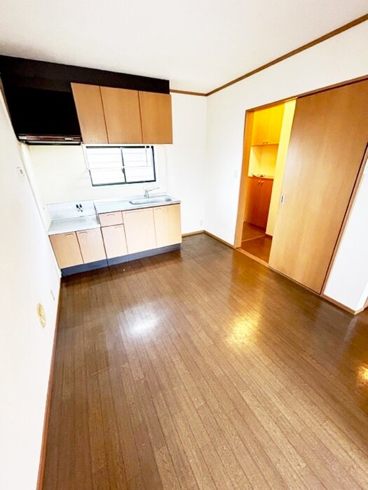 物件内観写真11　(室内からの展望)