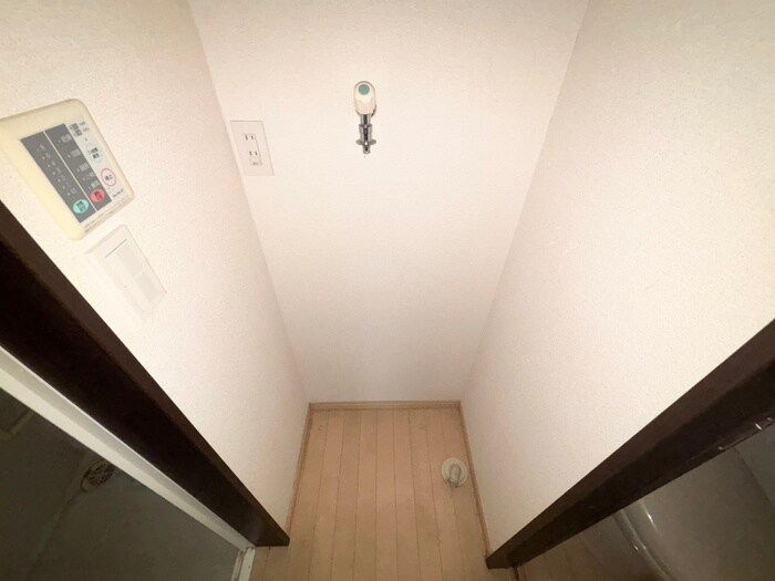 物件内観写真17　(洗濯機置場)