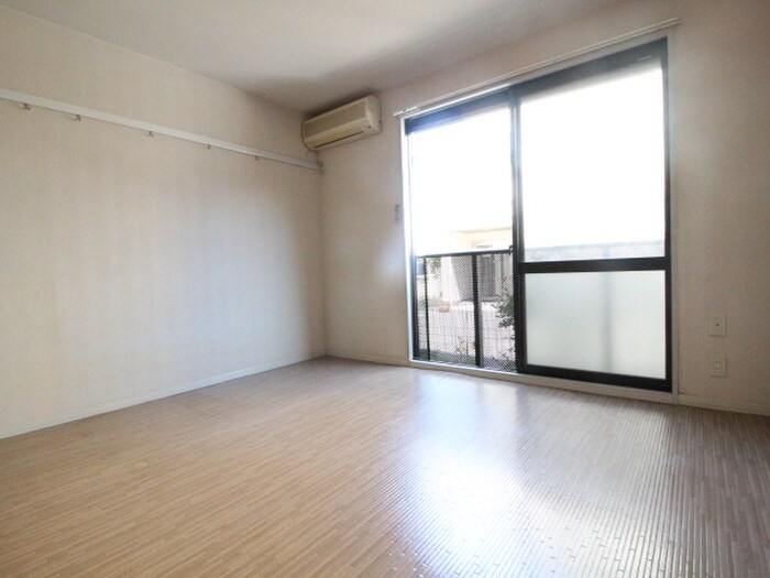 物件内観写真4　(居室)