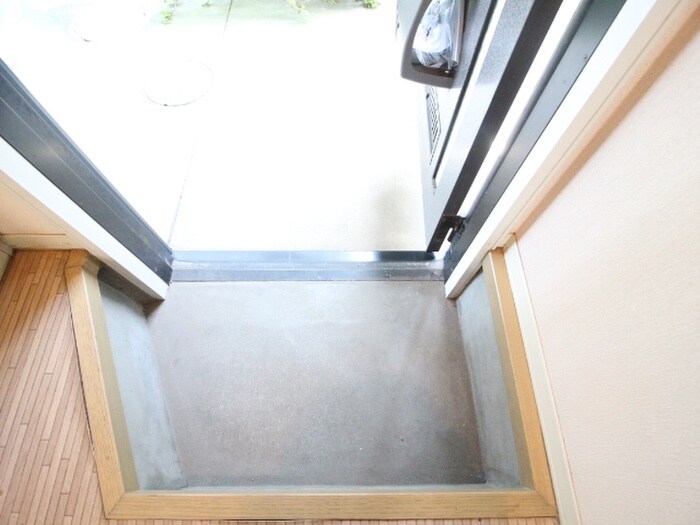 物件内観写真11　(玄関)