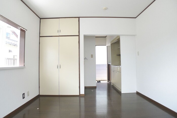 物件内観写真8　(居室)