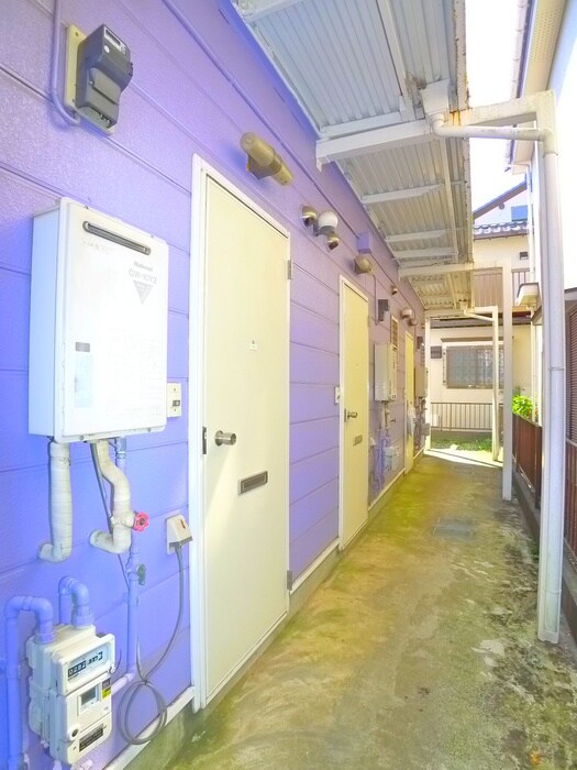 物件外観写真5　(エントランス部分)