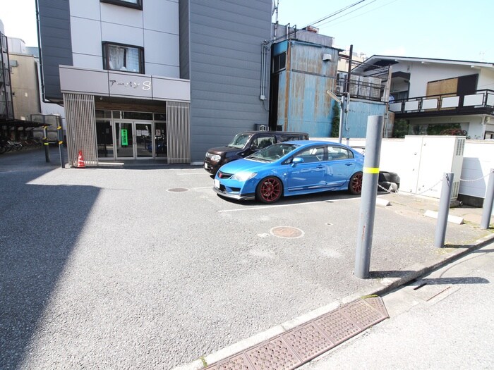 物件外観写真5　(駐車場)