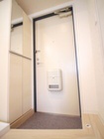 物件内観写真18　(玄関)