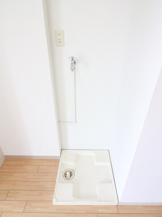 物件内観写真13　(洗濯機置場)