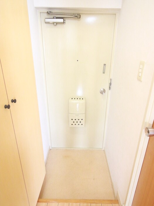 物件内観写真17　(玄関)