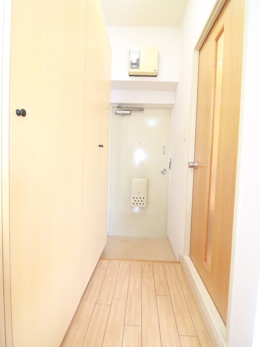 物件内観写真18　(廊下)