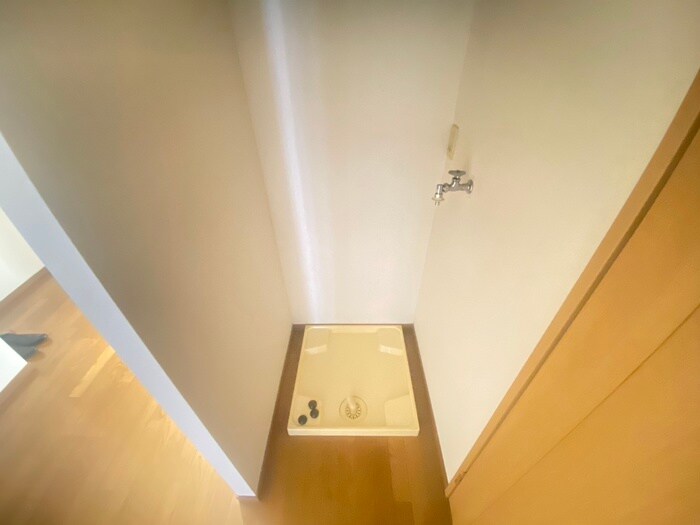 物件内観写真12　(洗濯機置場)