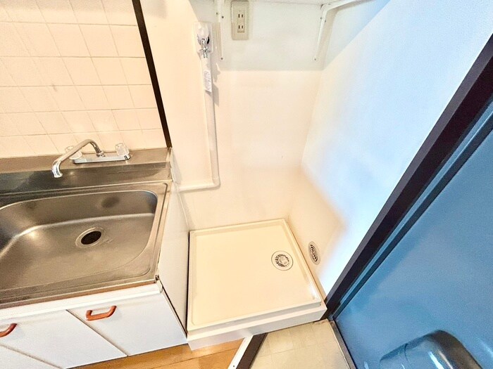 物件内観写真18　(洗濯機置場)