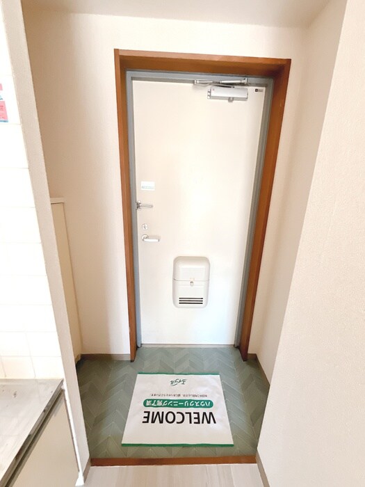 物件内観写真18　(玄関)