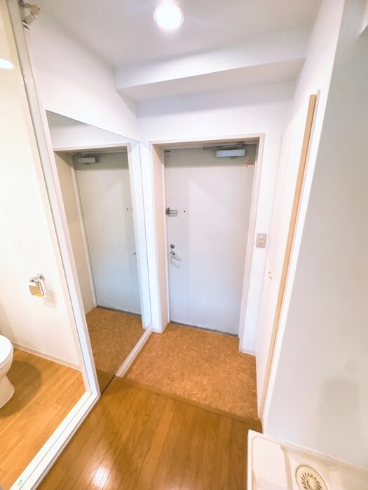 物件内観写真10　(玄関)