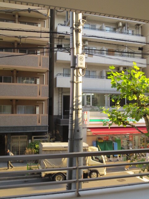 物件内観写真15　(室内からの展望)