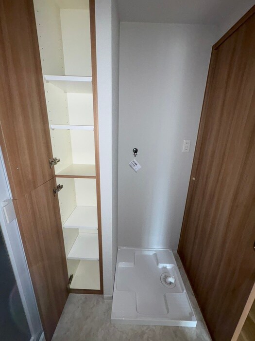 物件内観写真18　(洗濯機置場)