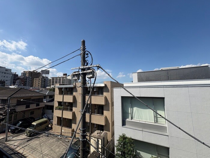 物件内観写真18　(室内からの展望)