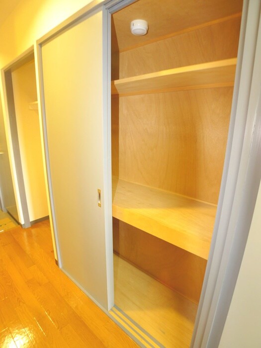 物件内観写真12　(収納)