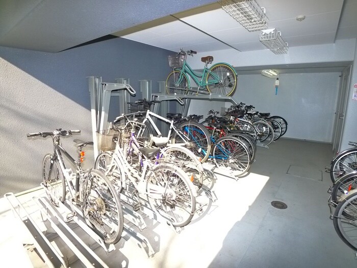 物件外観写真5　(駐輪場)