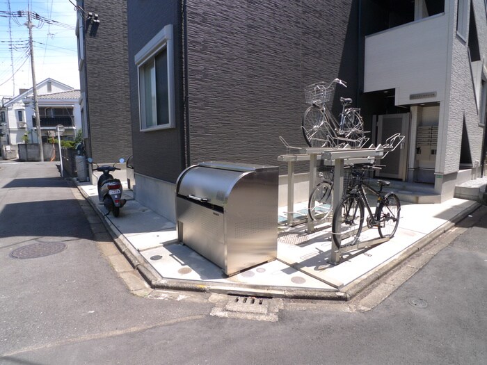 物件外観写真5　(駐輪場)