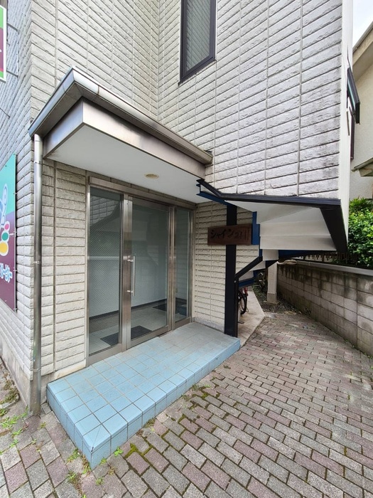 物件外観写真4　(エントランス部分)