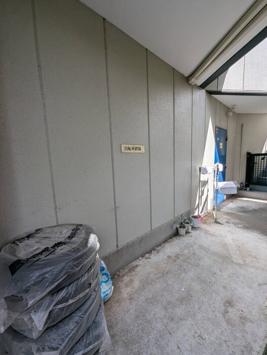 物件外観写真6　(駐輪場)