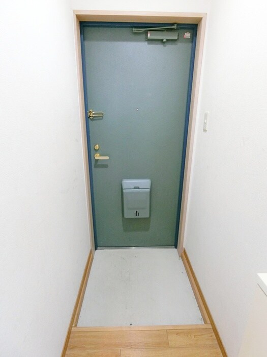 物件内観写真12　(玄関)