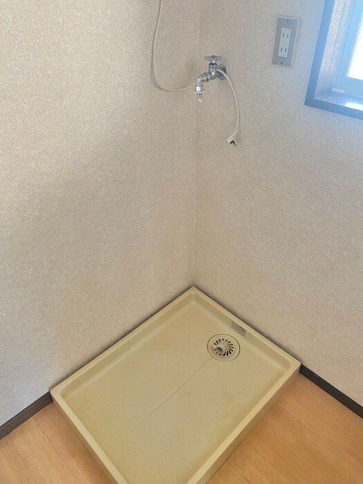 物件内観写真10　(洗濯機置場)