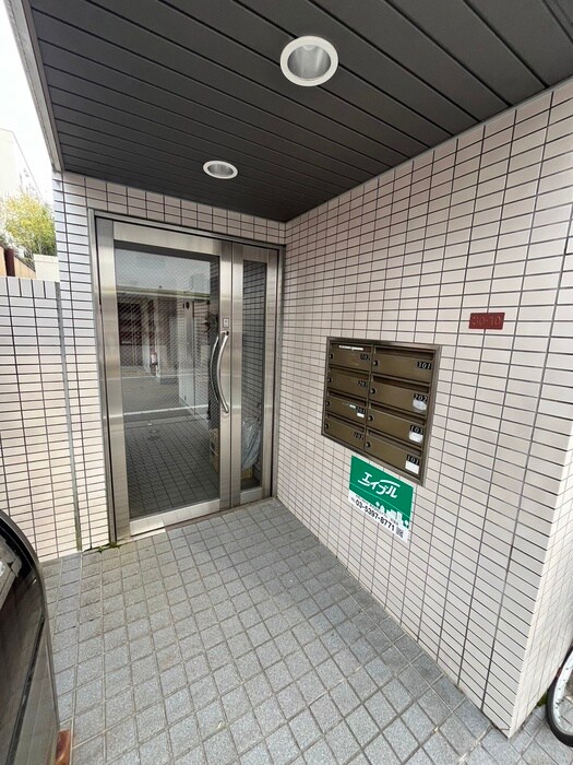 物件外観写真4　(エントランス部分)