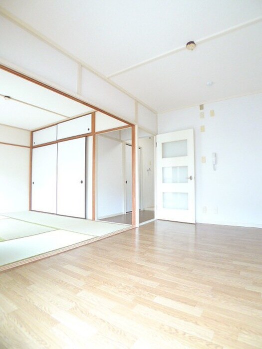 物件内観写真5　(居室)