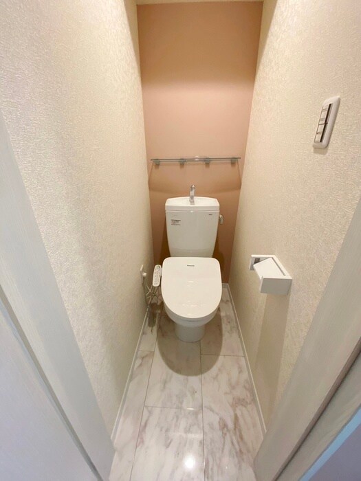 物件内観写真14　(トイレ)