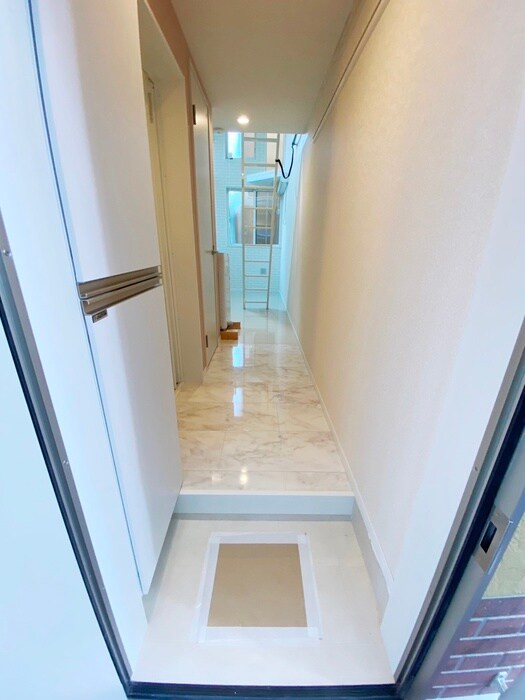 物件内観写真21　(玄関)