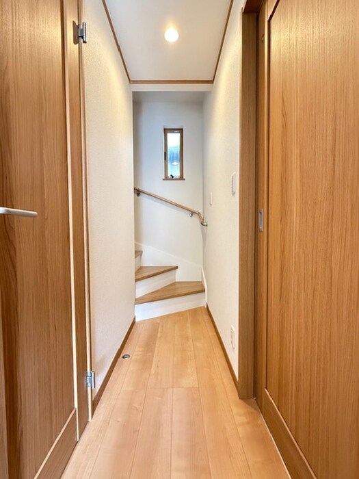 物件内観写真13　(廊下)