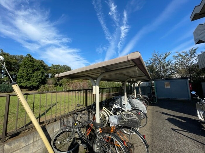 物件外観写真3　(駐輪場)