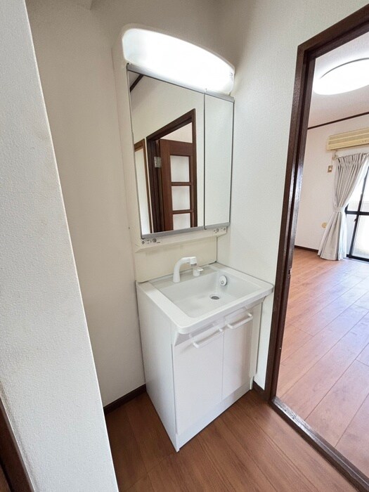 物件内観写真11　(洗面)