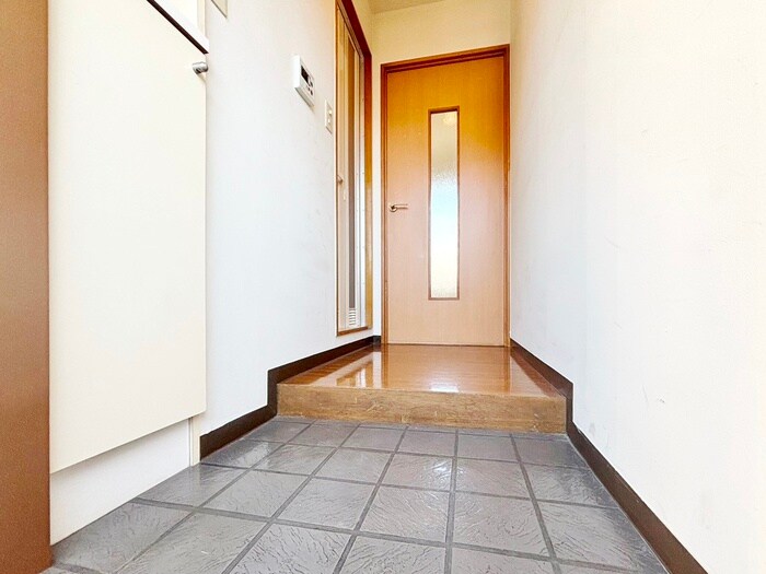 物件内観写真15　(玄関)