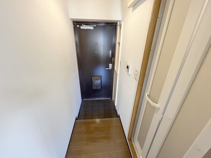 物件内観写真16　(玄関)