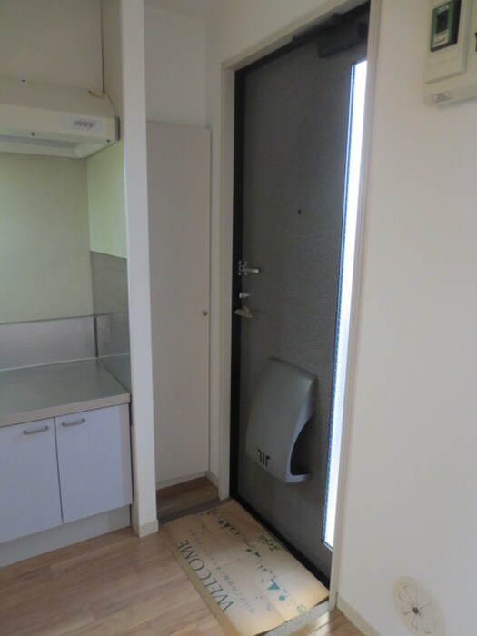 物件内観写真13　(玄関)