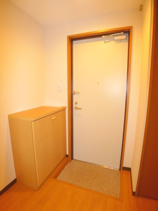 物件内観写真17　(玄関)