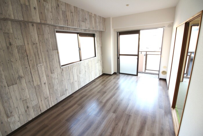 物件内観写真7　(室内からの展望)