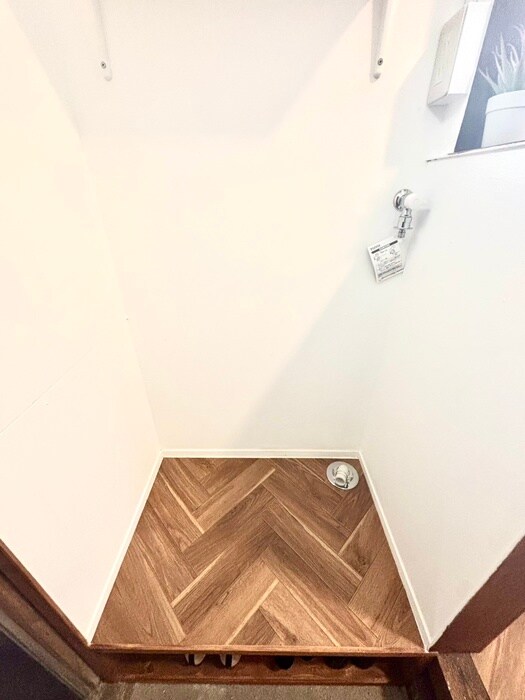 物件内観写真16　(洗濯機置場)