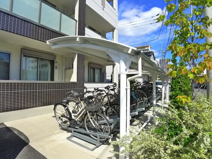 物件外観写真5　(駐輪場)