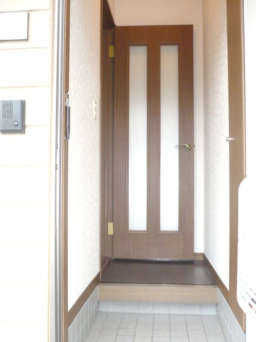 物件内観写真16　(玄関)